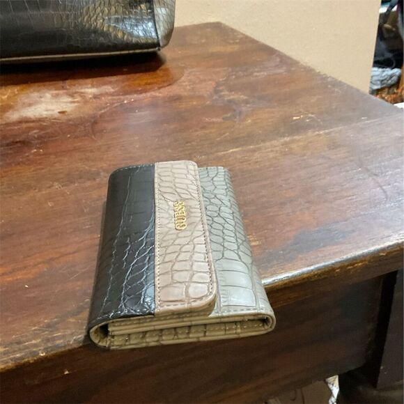 Guess Shoulder Tote Bag & Wallet Set Color Block Croc Print Chain Accent Black​​ - Picture 14 of 16